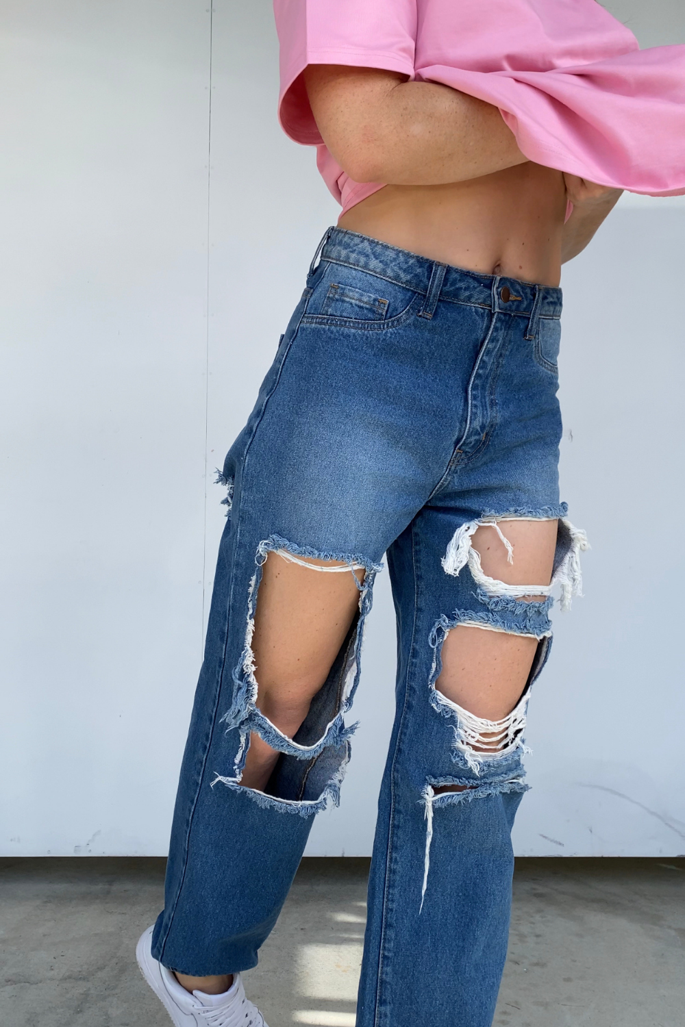 90's Distressed Jeans - Her Crew